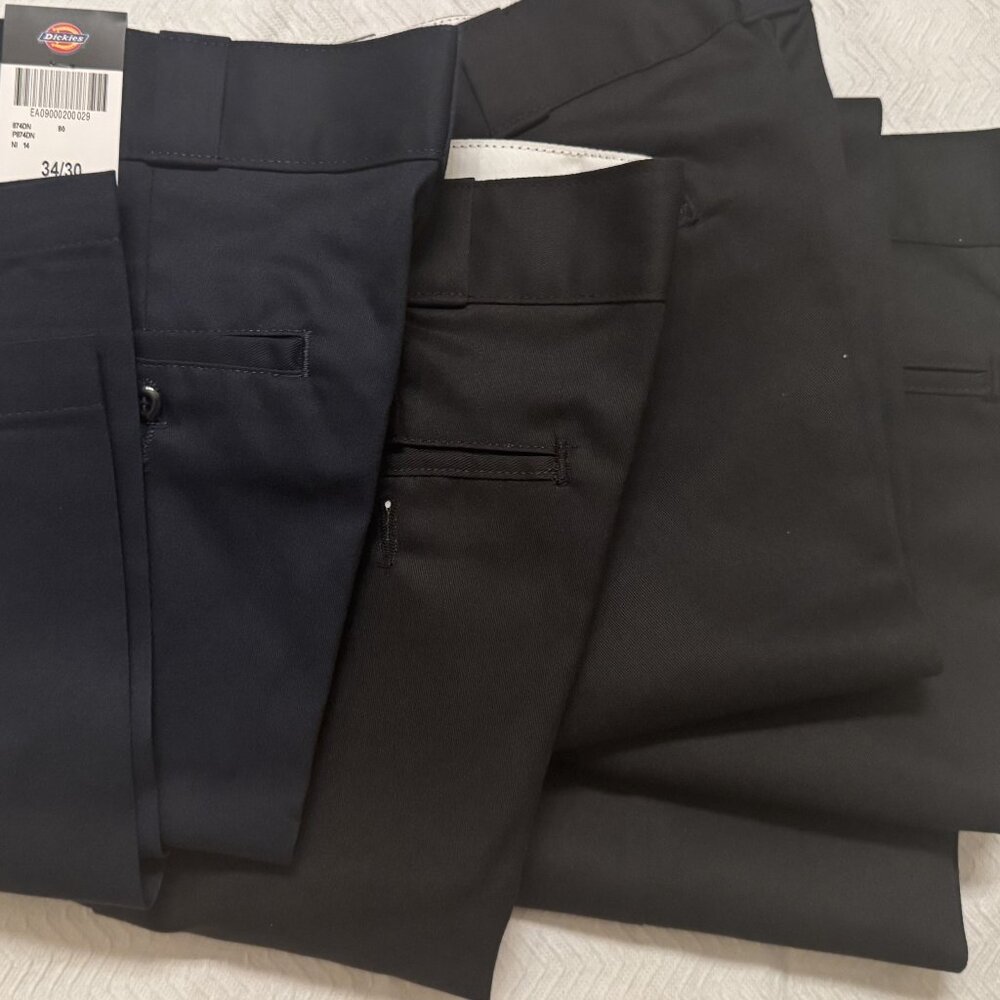 5 Dickies Original 874 Work Pants - 4 Black and 1 dark blue pants - all 34x30